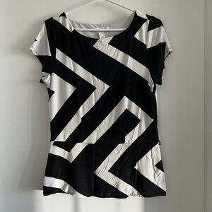 (2for$10) White House Black Market Black and White Tunic Blouse